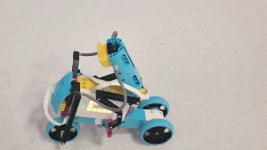 Jeżdżący robot skonstruowany przez uczniów – 